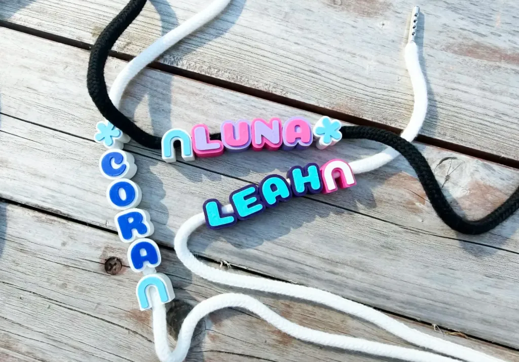 Letra-Charm horizontal o vertical ( google Font) 2 colores